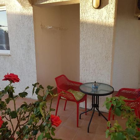 Apartmani Dekovic Primosten Exterior photo