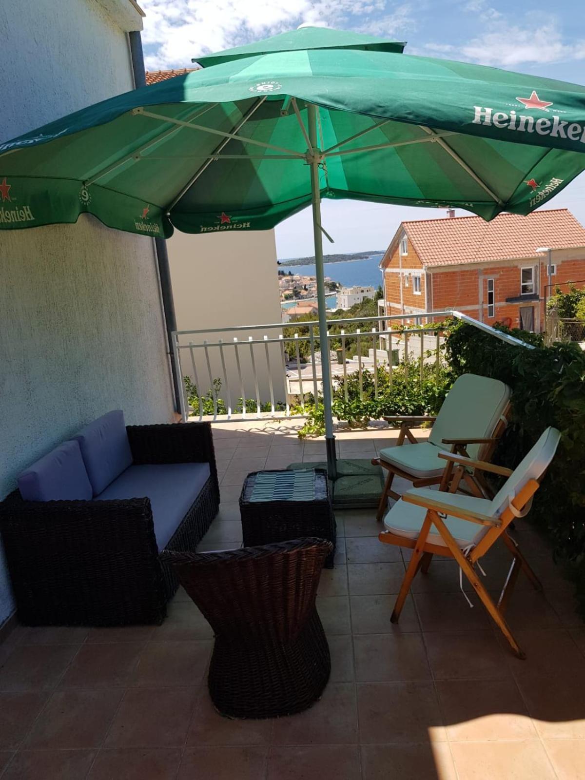 Apartmani Dekovic Primosten Exterior photo